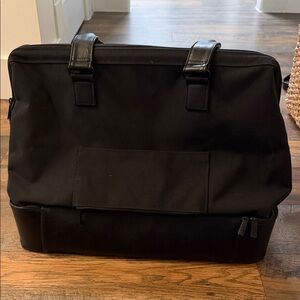 Like new BEIS Weekender bag